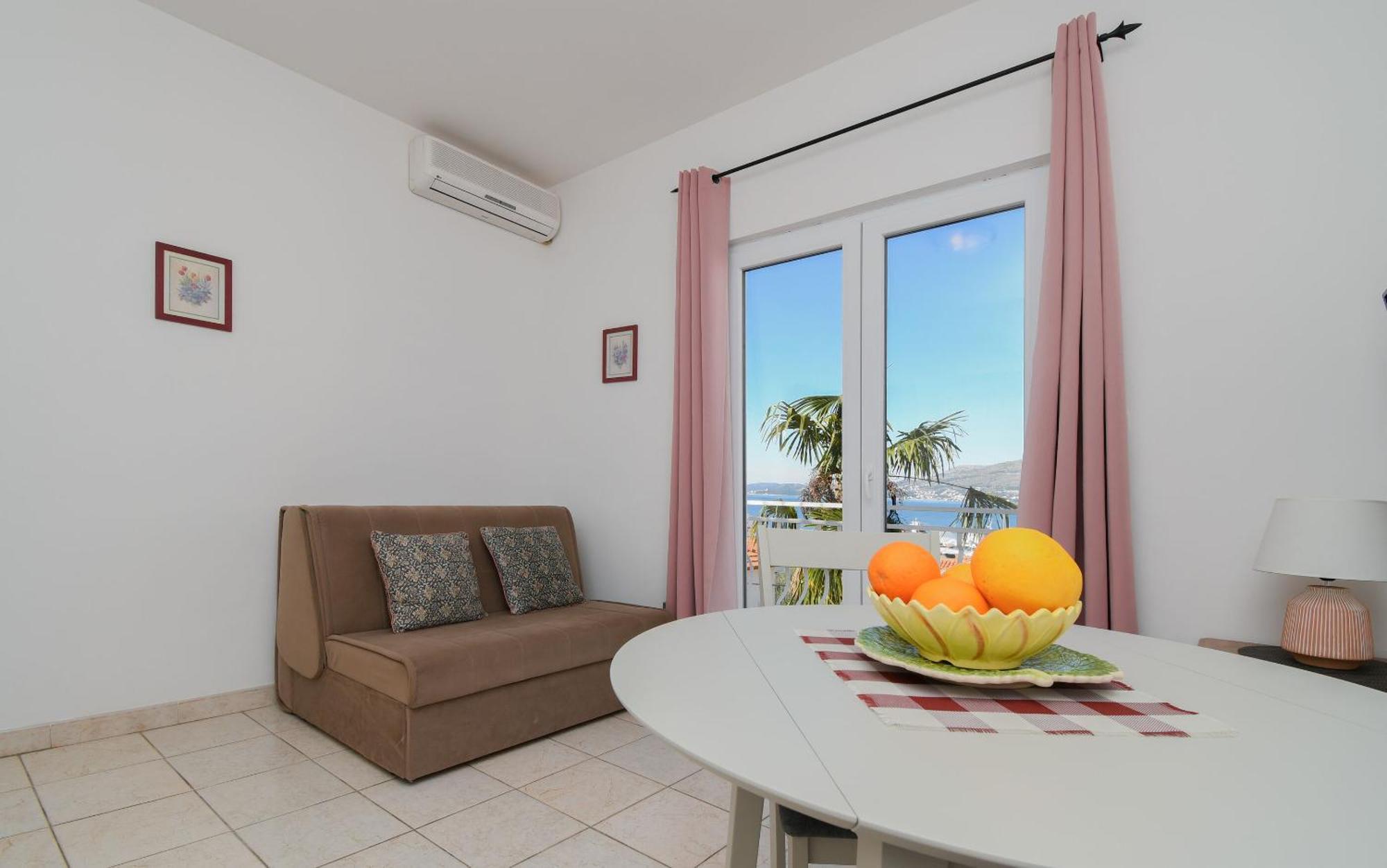 Apartments Biserka - 50 M From Beach Trogir Exterior foto