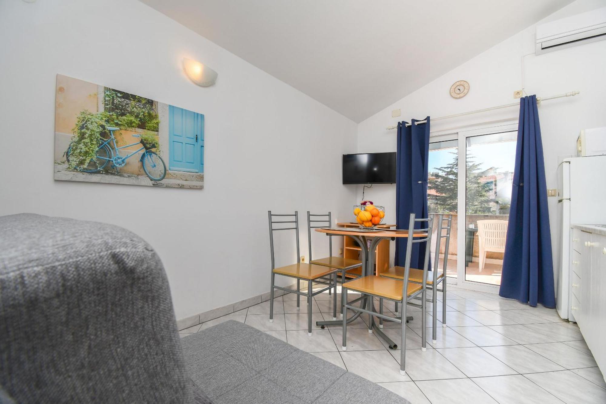 Apartments Biserka - 50 M From Beach Trogir Exterior foto