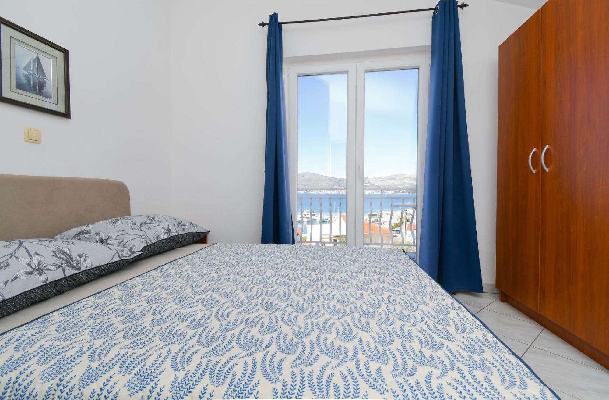 Apartments Biserka - 50 M From Beach Trogir Exterior foto