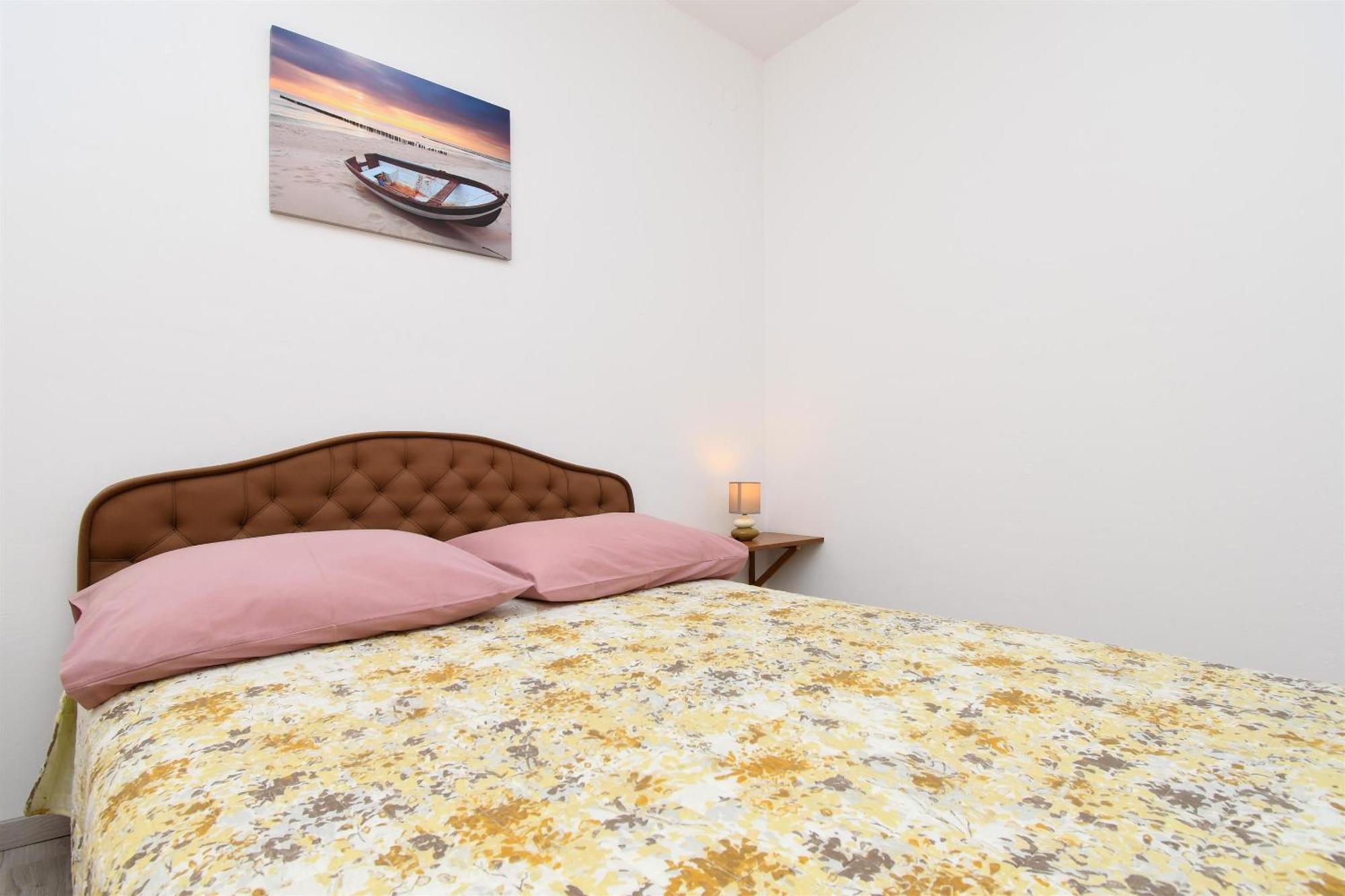 Apartments Biserka - 50 M From Beach Trogir Exterior foto