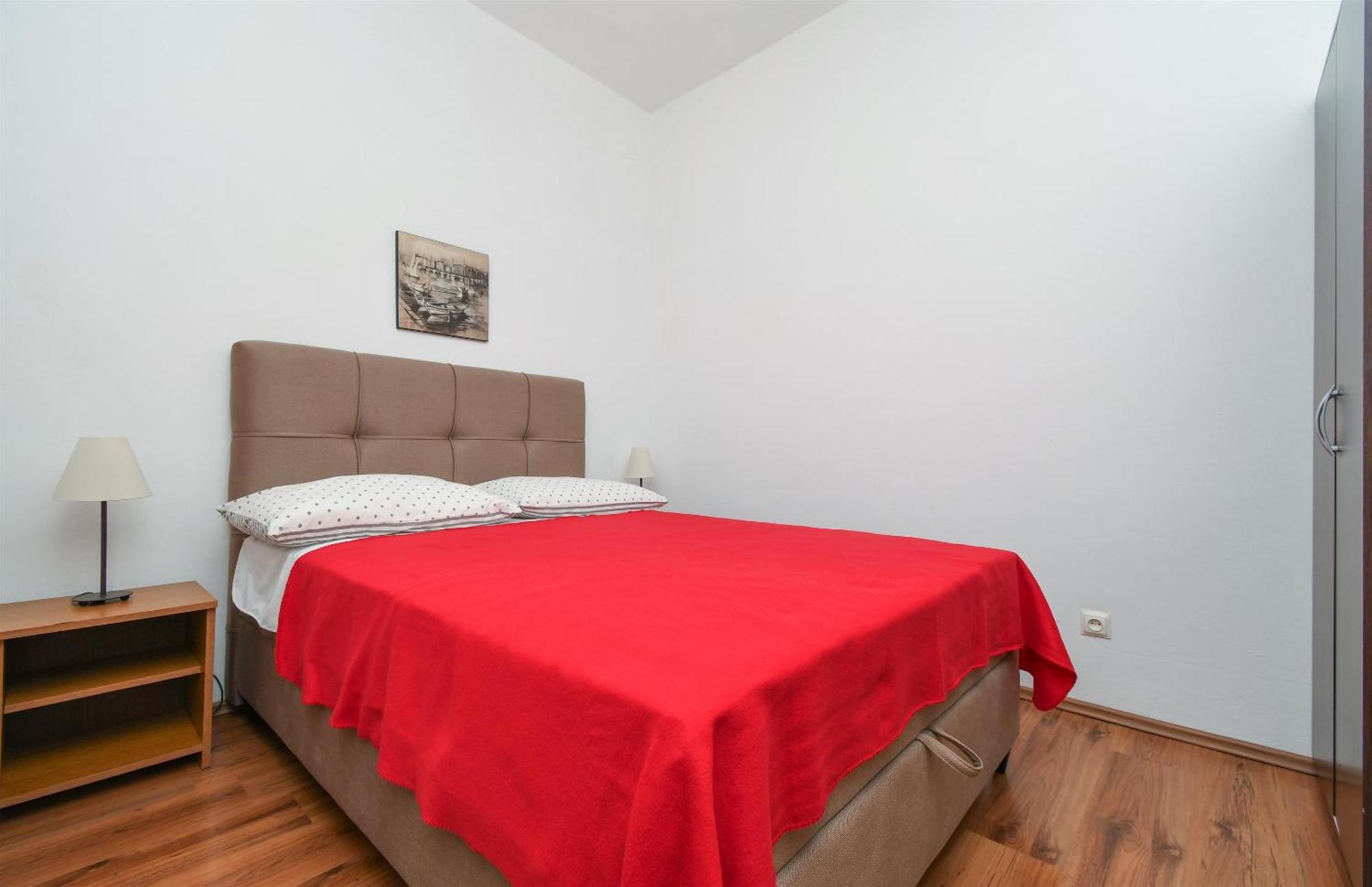 Apartments Biserka - 50 M From Beach Trogir Exterior foto