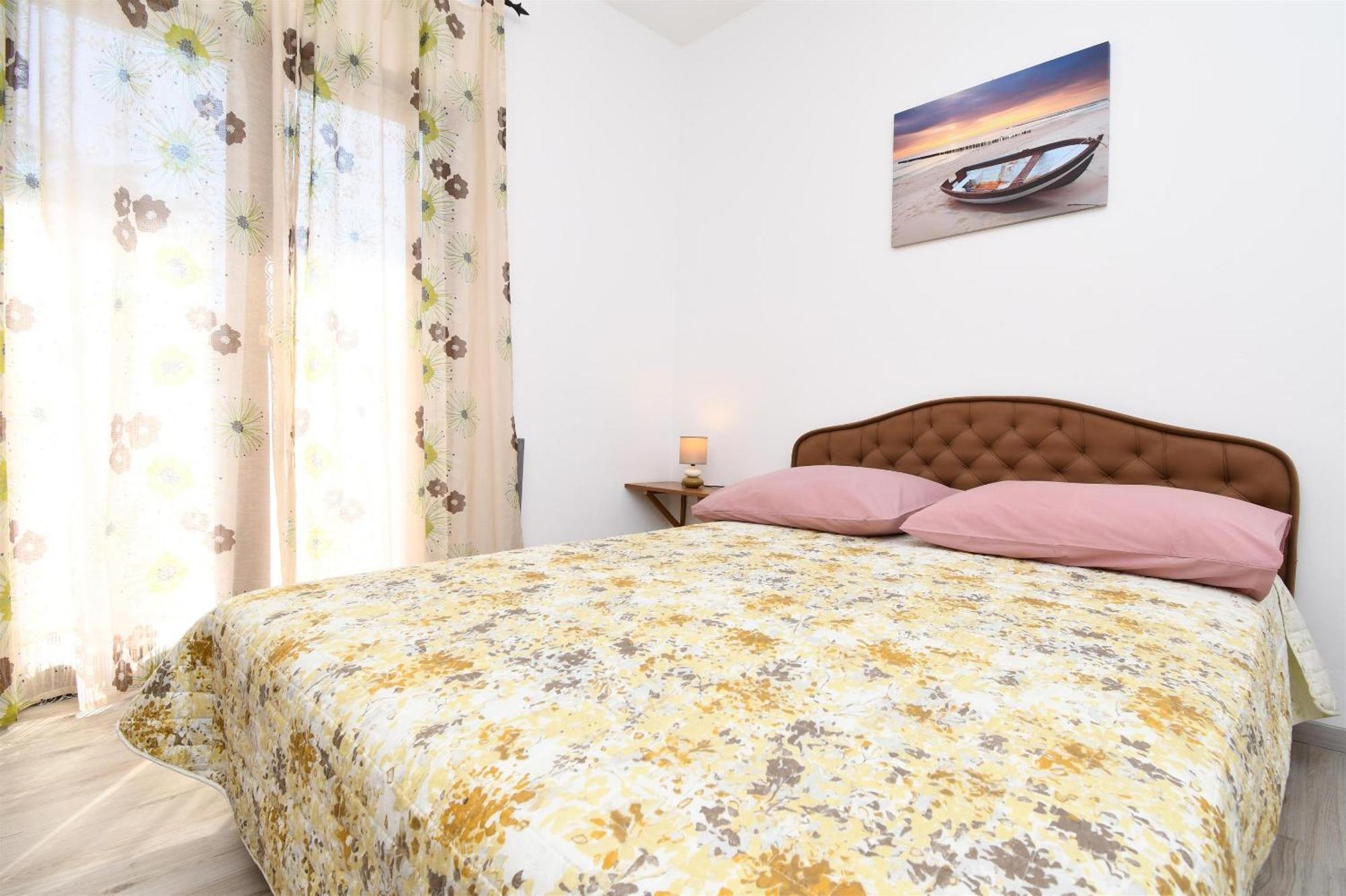 Apartments Biserka - 50 M From Beach Trogir Exterior foto