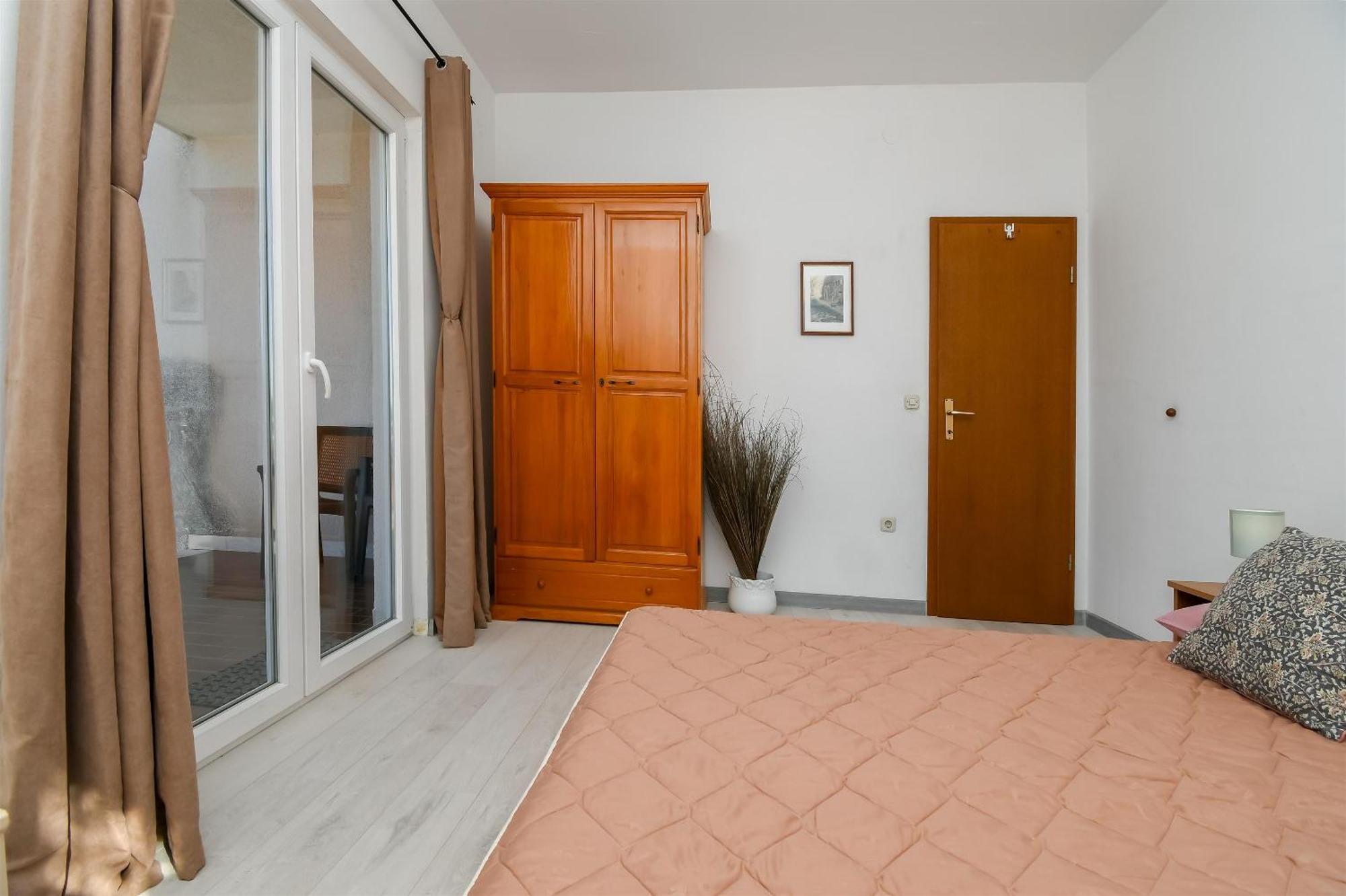 Apartments Biserka - 50 M From Beach Trogir Exterior foto