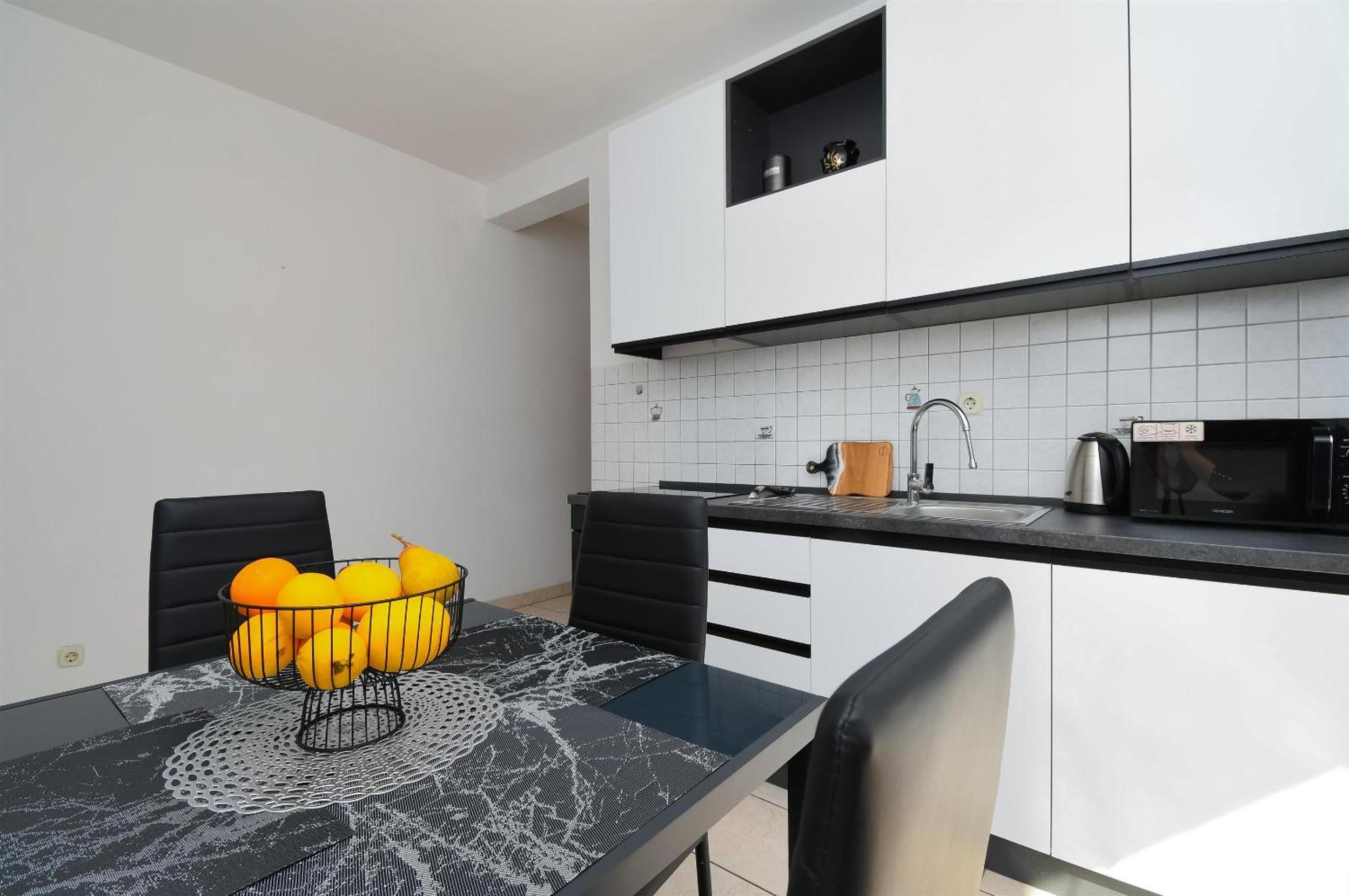 Apartments Biserka - 50 M From Beach Trogir Exterior foto